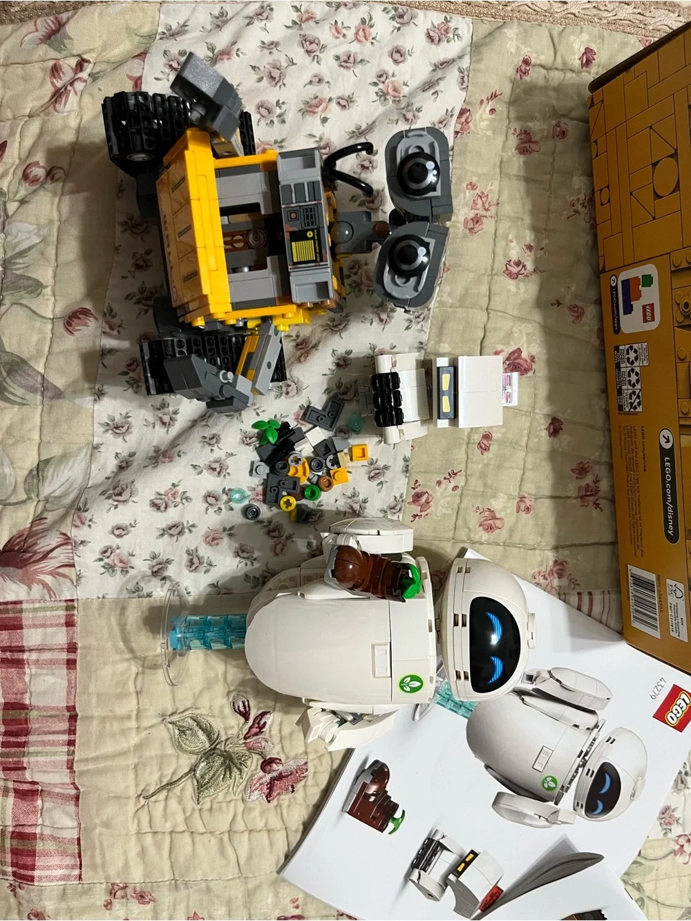 LEGO Disney WALL·E & EVE Set - Yellow, White, Black